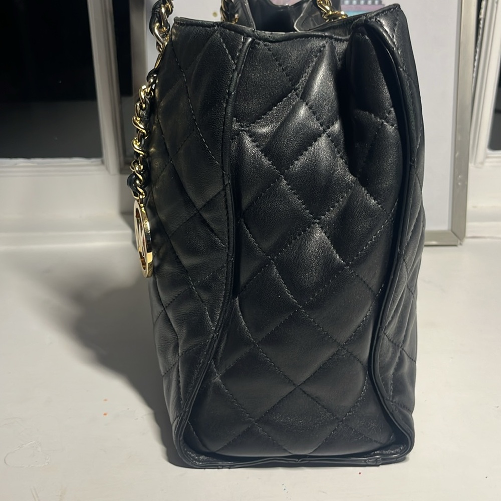 Michael Kors Black Quilted Leather Susannah Shoulder Bag Amazing Condition - Picture 9 of 12